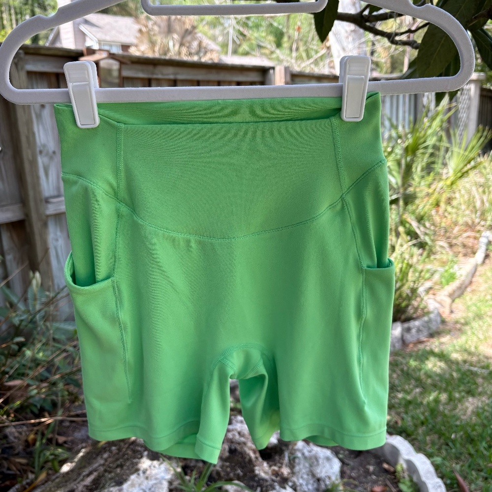 Reluna Dip Pocket Sculptseam™ Short in Gravity